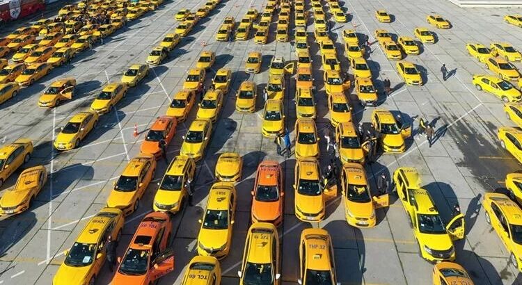 У 400 таксистов забрали разрешение на деятельность
