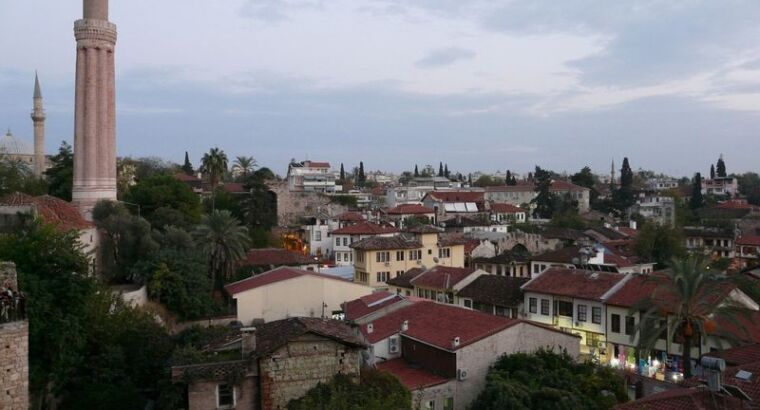 В турецкой Анталье отменили ежегодные отпуска медицинских работников