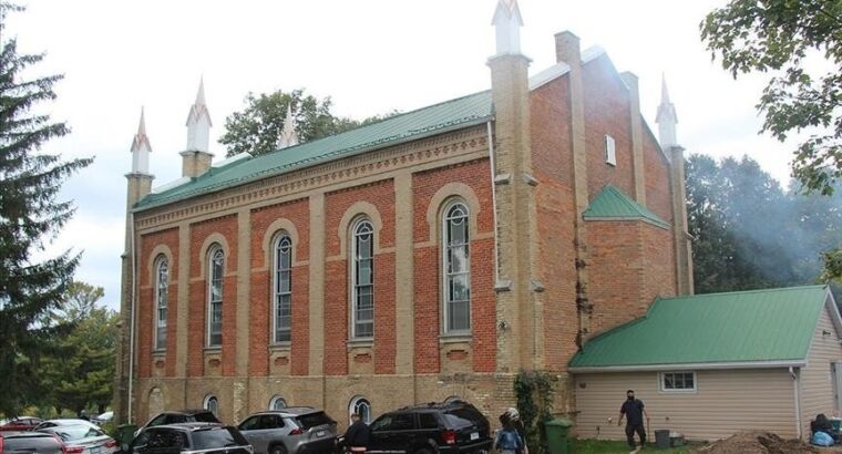 Турки-уйгуры превратили 148-летнюю церковь в Канаде в мечеть