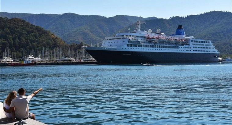 В турецкий Мармарис прибыл круизный лайнер Blue Sapphire