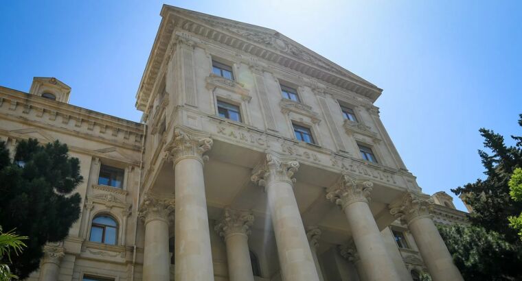 Азербайджанских детей из детского дома в Турции привезли на родину