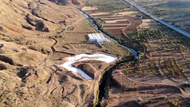 Эта соль находится всего в трех источниках во всем мире