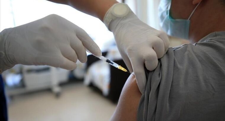 Число введенных доз вакцины от коронавируса в Турции превысило 110 млн