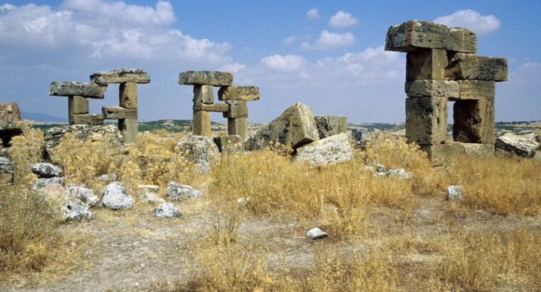 В Турции археологи нашли 400 гробниц возрастом около двух тысяч лет