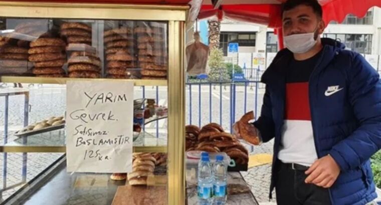 Турецкий торговец стал продавать половину симита в знак протеста росту цен