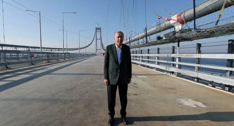 Монтаж последней части моста через Дарданеллы начался в Турции