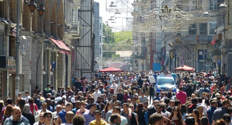 В Стамбуле проживает более 1 млн иностранцев, включая беженцев