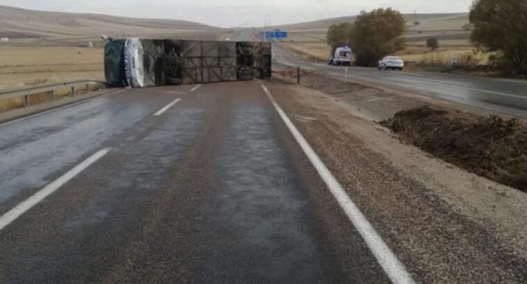 В провинции Кайсери перевернулся пассажирский автобус