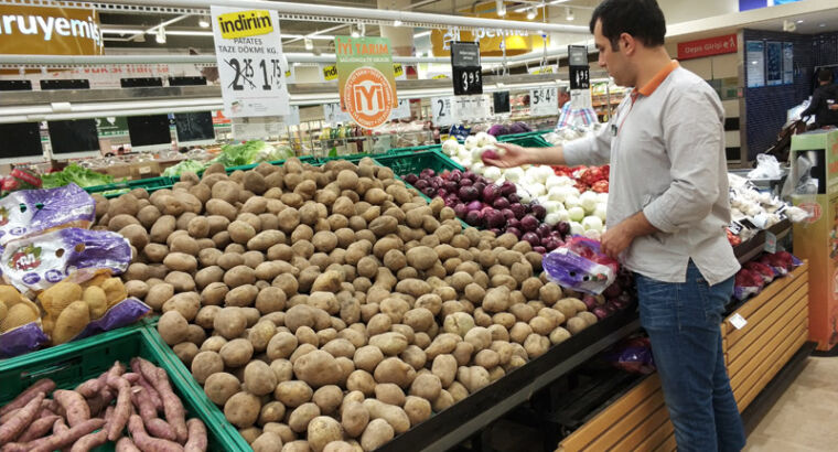 «На фоне резкого роста цен турки запасаются продуктами»