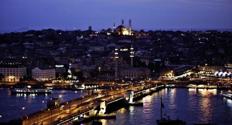 Мэр Стамбула выступил против экономии уличного освещения