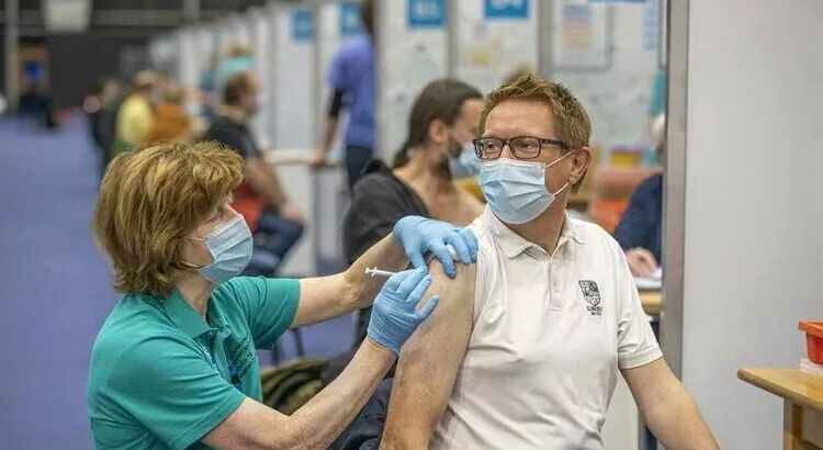 После заявления Угура Шахина первым перешёл к действиям Израиль