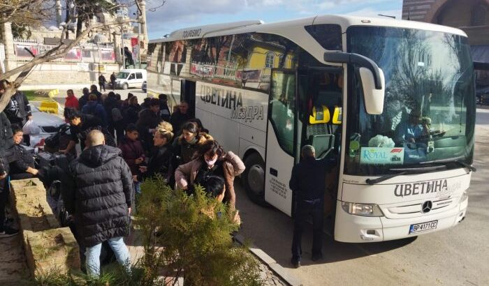 В Турцию из-за рухнувшей лиры пошли караваны с шоп-туристами: отели забиты, мешочники сметают все с полок магазинов