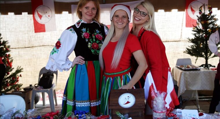 В турецкой Аланье открылась новогодняя ярмарка