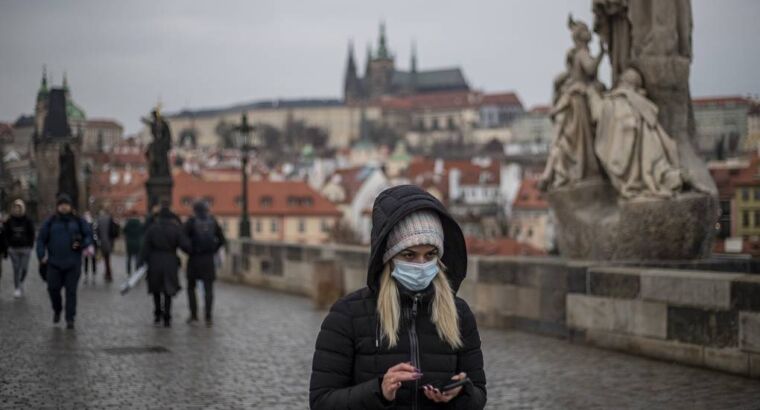 Чехия остановила выдачу виз россиянам и отозвала послов в РФ и Белоруссии