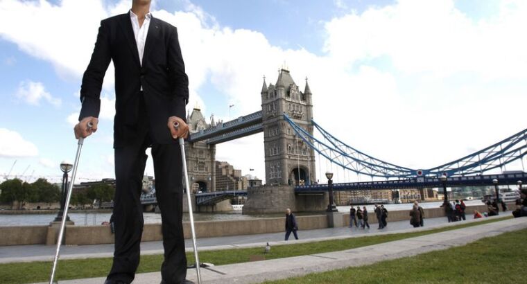 Самый высокий мужчина в мире сделал предложение самой высокой женщине