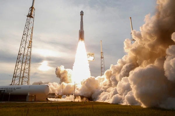 Полетавший на зонтике из кафе турок Кочадали участвует в отборе первых астронавтов Турции