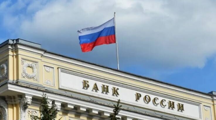 Центробанк в три раза повысил лимит на переводы за рубеж для физлиц