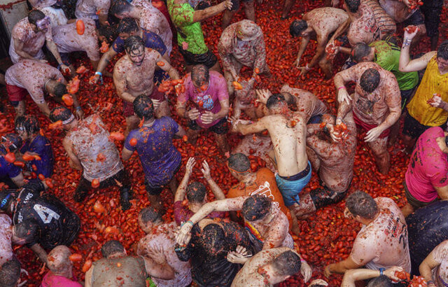 Фестиваль La Tomatina в Испании