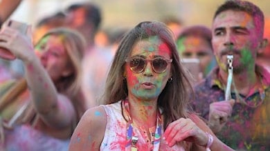 Самый разноцветный фестиваль в Алании