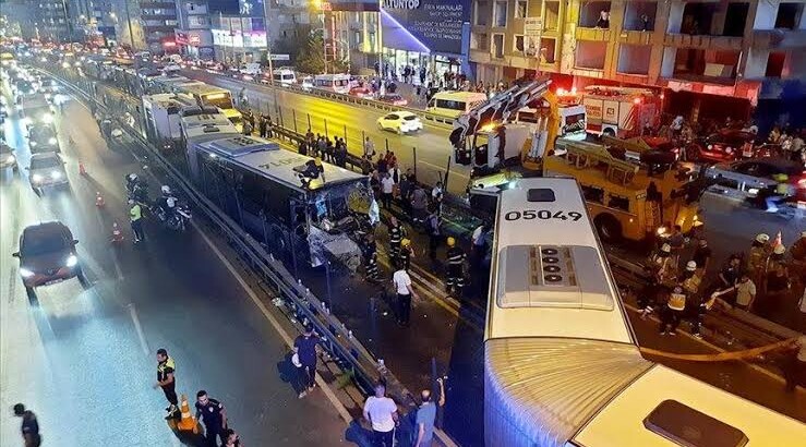 Количество пострадавших в аварии на метробусной остановки увеличилось