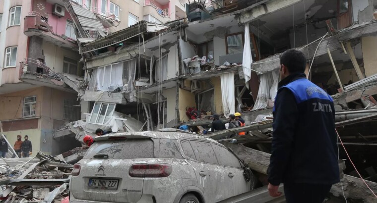 Количество погибших в землетрясении достигло 1762 человек