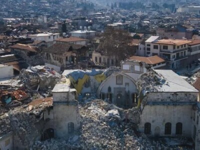 В Турции из-за землетрясения разрушилась древняя мечеть