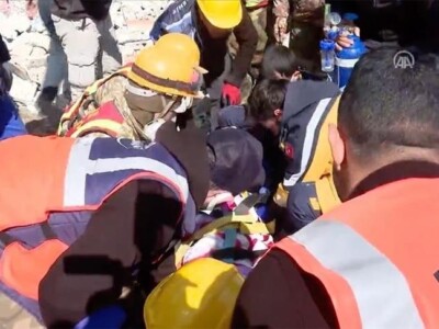 В турецком Хатае на 13-й день после землетрясения спасли 3 человек