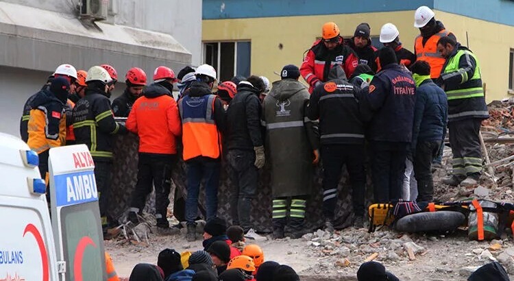 Ка надо помогать при землетрясении?