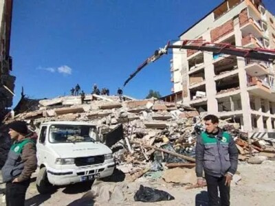 Были созданы зоны эвакуации для пострадавших в результате землетрясения