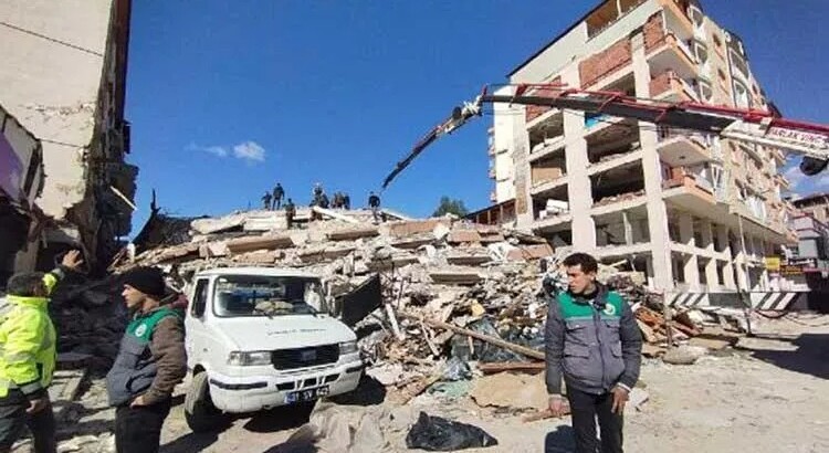 Были созданы зоны эвакуации для пострадавших в результате землетрясения