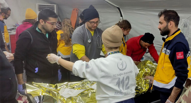 Случаев холеры или тифа в зоне землетрясений в Турции нет – глава Минздрава