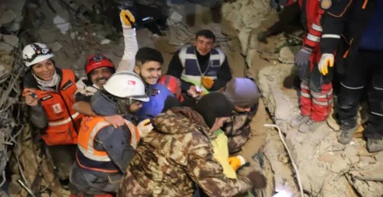 Количество жертв в результате землетрясения увеличилось