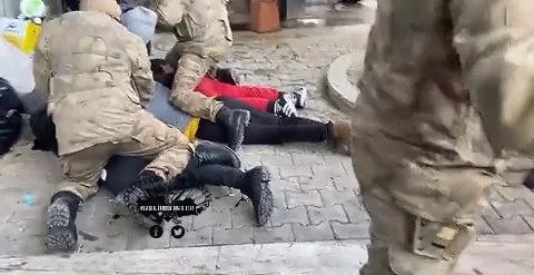 Опять были пойманы мародеры