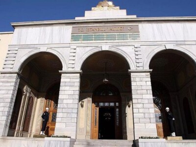 93 рискованных в плане землетрясений школ в Стамбуле будут срочно снесены