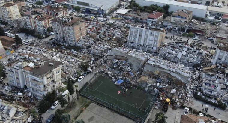 Источник сообщил о разрушении автотрассы в Турции после новых толчков