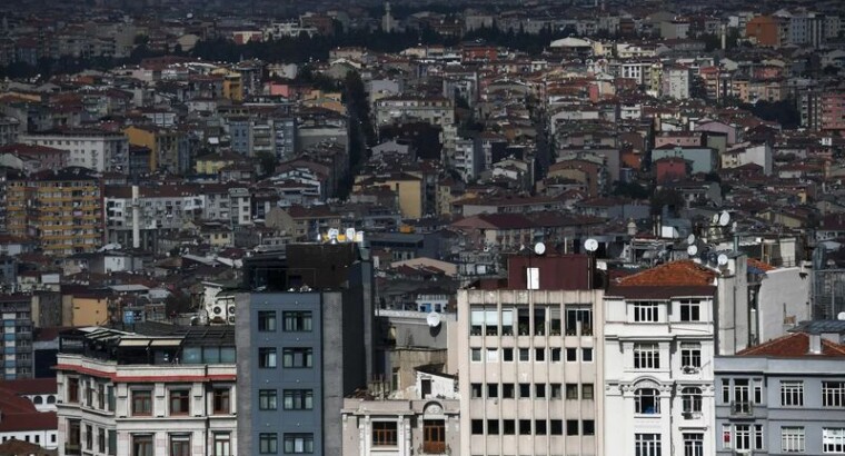 Мэрия Стамбула начала снос зданий, способных обрушиться в любой момент