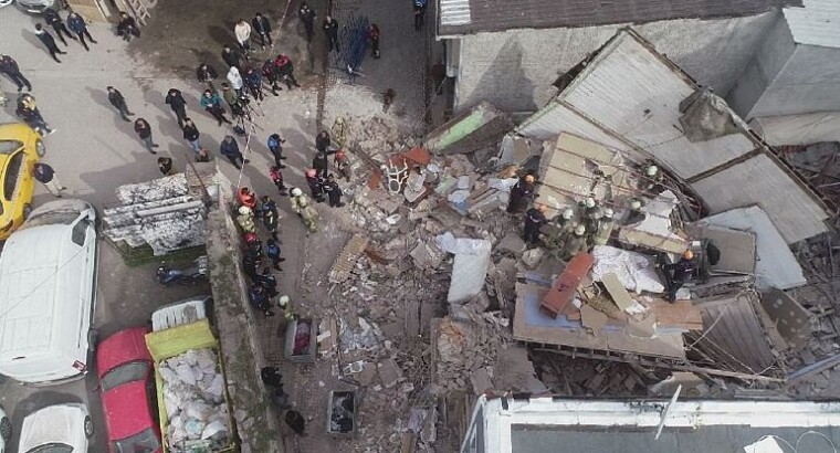 В Стамбуле само по себе рухнуло здание