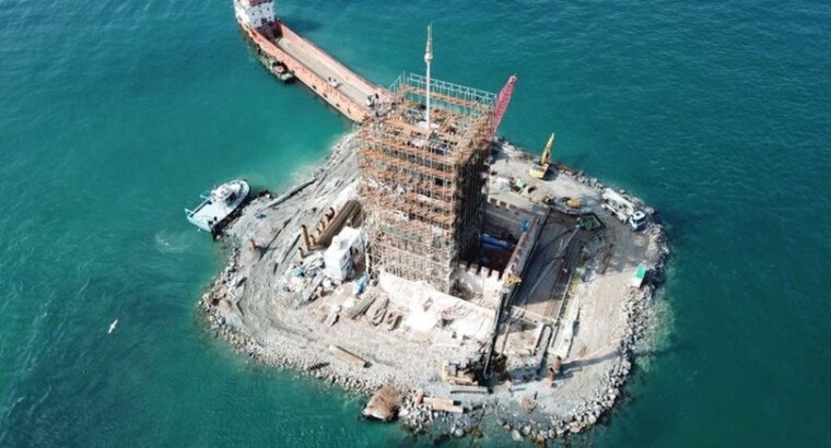 Работы по укреплению грунта Девичьей Башни подходят к концу