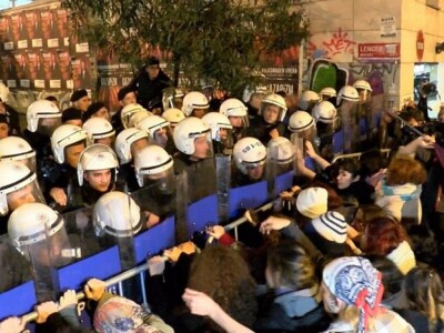 Женское Шествие на Таксиме закончилось столкновением с отрядами полиции