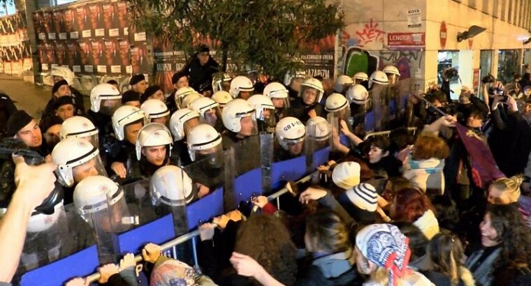 Женское Шествие на Таксиме закончилось столкновением с отрядами полиции