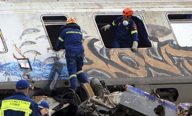 Министр Транспорта Греции подал в отставку после ужасной железнодорожной аварии, которая произошла неподалеку от города Лариса
