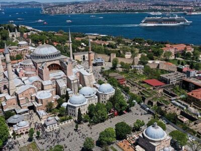Стамбул побил рекорд посещения туристов за первые 3 месяца года