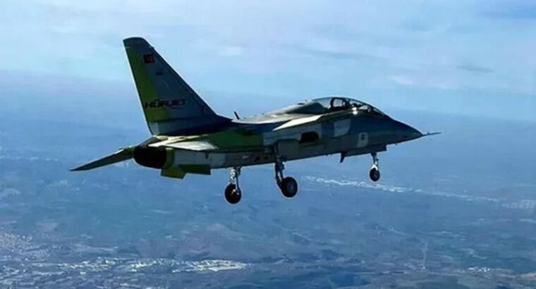 Первый сверхзвуковой турецкий самолет успешно совершил пробный полет