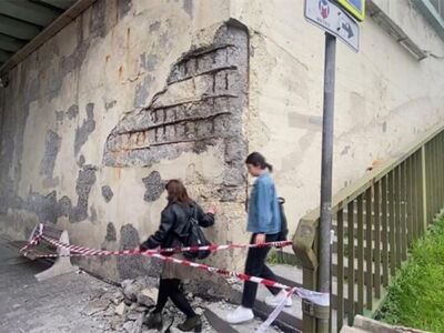 В Стамбуле начал сыпаться мост