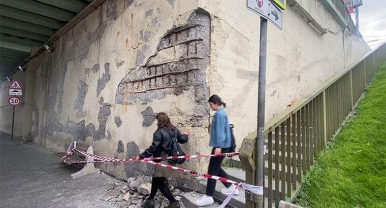 В Стамбуле начал сыпаться мост