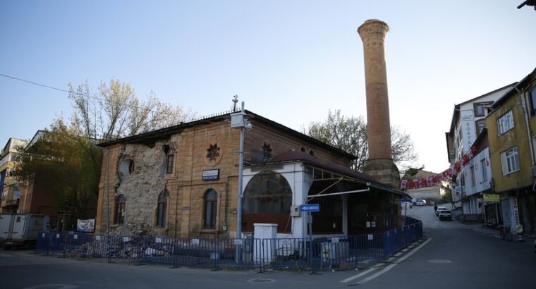 Власти Турции намерены отменить режим ЧП в зонах землетрясений после 9 мая