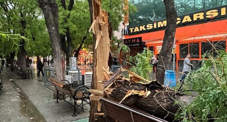 В Анкаре прошел сильный шторм