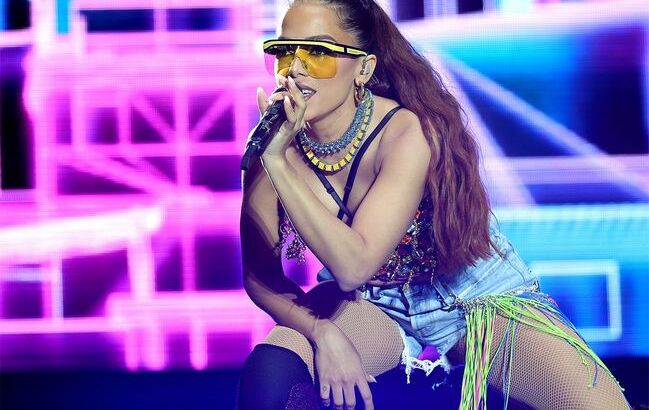 Бразильская певица Анитта выступит на стадионе в Стамбуле перед финалом Лиги чемпионов