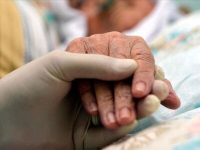 Граждане Турции старше 80 лет смогут получать стационарное лечение на дому