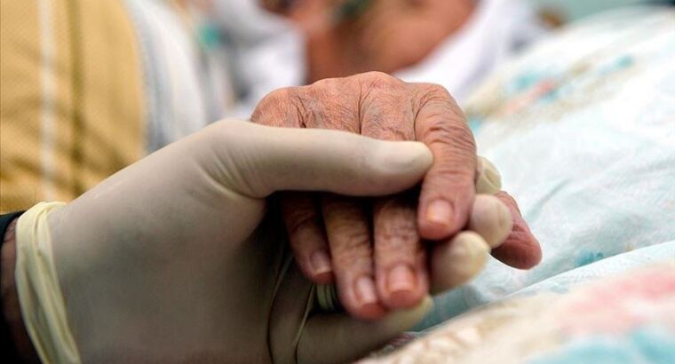 Граждане Турции старше 80 лет смогут получать стационарное лечение на дому